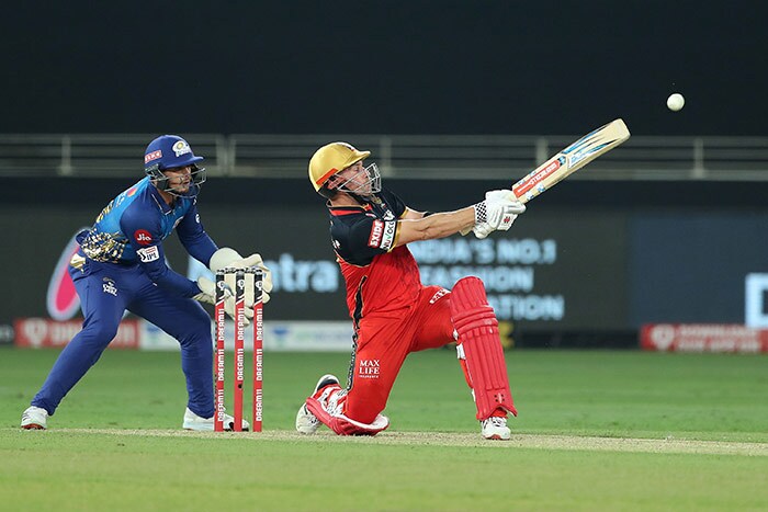 टी20 लीग: बैंगलोर ने सुपर ओवर में मुंबई को हराया