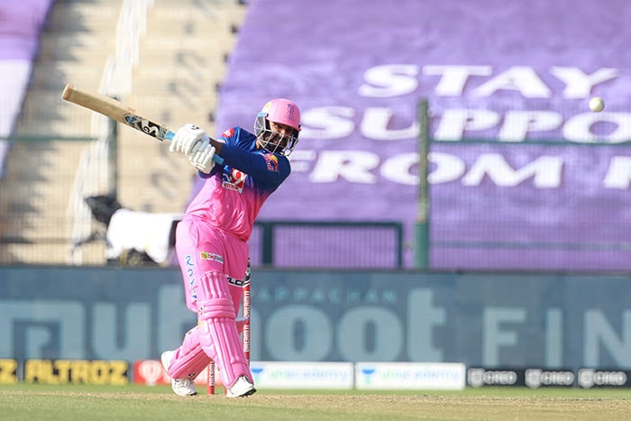 आरसीबी ने राजस्थान को 8 विकेट से हराया, विराट कोहली ने जड़ा अर्थ शतक