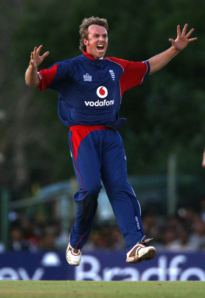 Graeme Swann: He is one of the best spinners in the world. Swann's performance against India in the series at home last year was lethal too. He however failed to get any of the teams to bid for him. He may have had a base price of $400,000 but was expected to be sold regardless. An auction-war however never took place once Swann's name was called out. Surprises of IPL 2012 auctions