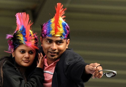 Deccan Chargers cricket supporters taunt Royal Challengers Bangalore before their teams meet in the final of The IPL Twenty20 league match at The Wanderers Stadium in Johannesburg on May 24, 2009. (AFP Photo) IPL Final: HYD vs BLR