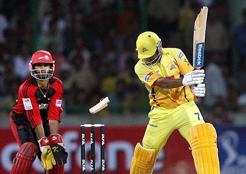 Chennai skipper MS Dhoni held the innings together after his side's batting stuttered in the middle. (PTI Photo) 28th Match: Super Kings vs Daredevils