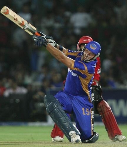 Grame Smith, along with Shane Watson, revived Rajasthan innings to them on course for a win. — <i>PTI Photo</i> 33rd Match: Rajasthan Royals vs Delhi Daredevils