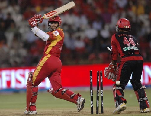 Bangalore captain Rahul Dravid had another poor outing, making just nine against Delhi. — <i>PTI Photo</i> 43rd Match: Bangalore Royal Challengers vs Delhi Daredevils