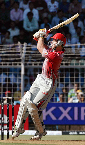Kings XI Punjab's Shaun Marsh continued with his form and smashed 81 runs. He was later declared as the 'Man of the Match'. (PTI Photo) 45th Match: Kings XI Punjab vs Mumbai Indians