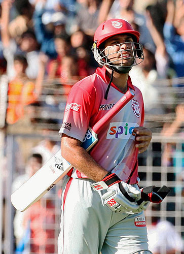 Kings XI Punjab skipper Yuvraj Singh's poor run with the bat continued as he made just 7 runs. (PTI Photo) 45th Match: Kings XI Punjab vs Mumbai Indians