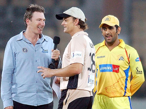 Deccan Chargers skipper Adam Gilchrist won the toss and elected to bat first. Chennai captain Dhoni was happy to bowl first. — <i>PTI Photo</i> 54th Match: Chennai Super Kings vs Deccan Chargers