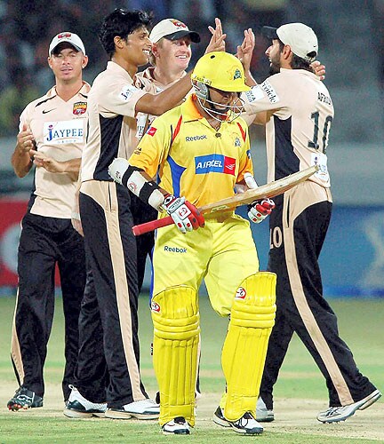 Deccan Chargers bowlers made a good start, removing Chennai openers Stephen Fleming and Parthiv Patel for a low score. — <i>PTI Photo</i> 54th Match: Chennai Super Kings vs Deccan Chargers