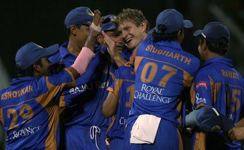Shane Watson then quickly removed Gautam Gambhir and Shikhar Dhawan and Delhi were down and out. —<i>PTI Photo</i> 1st Semifinal: Delhi Daredevils vs Rajasthan Royals