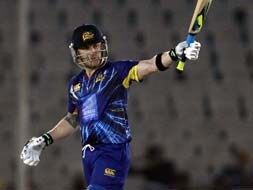 CLT20 2013: Brendon McCullum powers Otago Volts to 5-wicket win over Sunrisers Hyderabad.