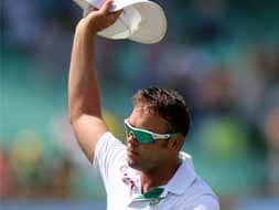 Farewell Test: Standing ovation for Jacques Kallis at Kingsmead