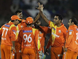 CLT20: Lahore Lions Defeat Mumbai Indians by Six Wickets
