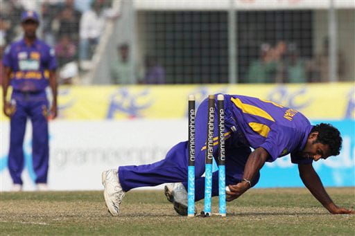Muttiah Muralitharan unsuccessfully attempts to dismiss Naeem Islam on the final match of a triangular limited-overs international series between Bangladesh and Sri Lanka in Dhaka. Sri Lanka win tri-series final
