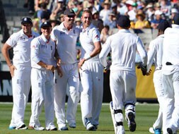 Photo : The Ashes: England bowlers rule Day 2 of MCG Test