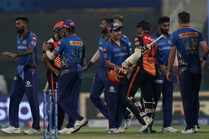 आईपीएल: मुंबई ने हैदराबद को 42 रन से हराया, प्ले ऑफ राउंड से हुई बाहर