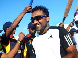 Photo : Murali Harmony Cup: Lankan players unite for a cause