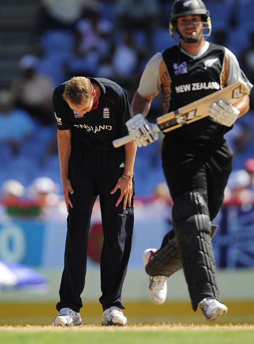 Stuart Broad reacts as Ross taylor scores a run at the Beausejour Cricket Ground in Gros Islet, St Lucia.(AFP PHOTO) WT20: NZ vs Eng