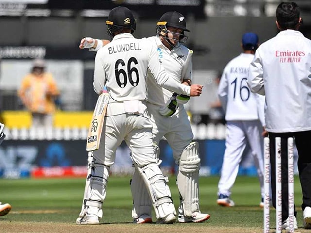 Photo : पहला टेस्ट: न्यूजीलैंड ने भारत को 10 विकेट से हराया, सीरीज़ में 1-0 से आगे