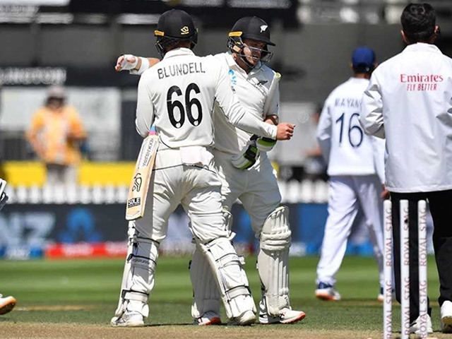 पहला टेस्ट: न्यूजीलैंड ने भारत को 10 विकेट से हराया, सीरीज़ में 1-0 से आगे