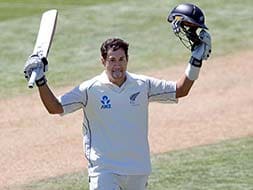 Photo : Ross Taylor slams maiden double ton in Tests