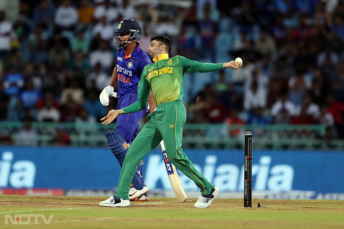 ODI World Cup: पाकिस्तान को हराने के बाद केशव महाराज के इस पोस्ट ने मचा दिया तहलका