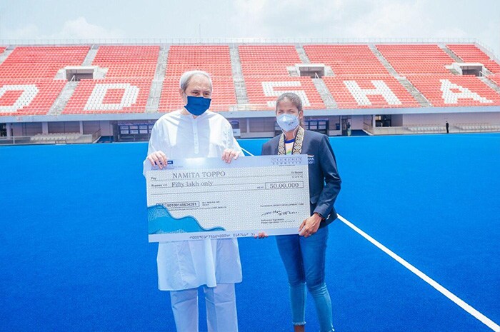ओडशा के मुख्‍यमंत्री नवीन पटनायक ने ओलंपिंक में उम्‍दा प्रदर्शन के लिए खिलाड़ियों को सम्‍मानित किया