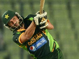 Asia Cup: Pak stun Bangladesh to enter final