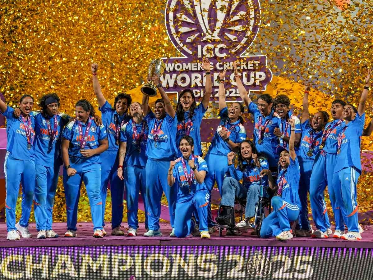 बता दें, भारतीय टीम ने आईसीसी महिला वनडे वर्ल्ड कप के फाइनल में दक्षिण अफ्रीका को हराकर पहली बार वनडे वर्ल्ड कप का खिताब जीता.