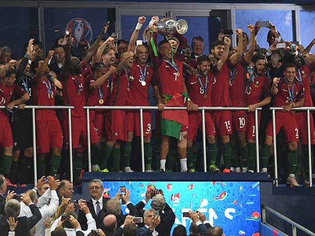 Photo : रोनाल्डो के बगैर पुर्तगाल ने जीता यूरो कप, एडर बने हीरो