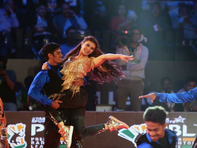 Photo : Indian Badminton Gets Bollywood Boost