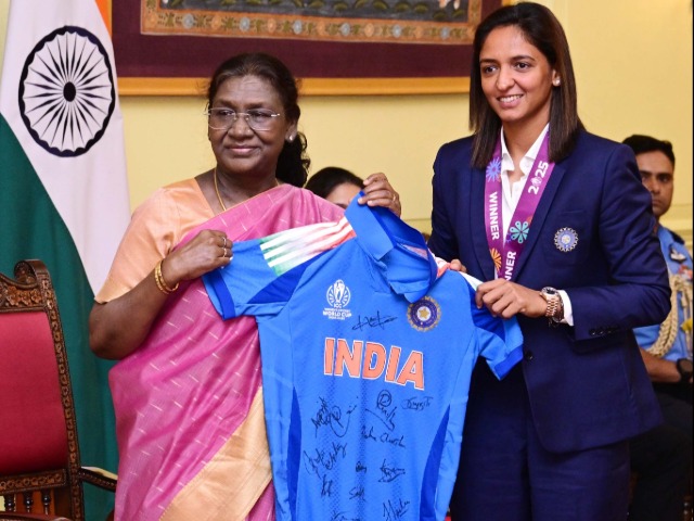 President Droupadi Murmu Praises World Champion Womens Team; Presented With Signed Jersey