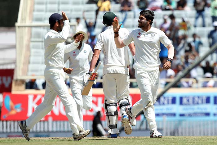 Umesh Yadav got the second breakthrough for India as he dismissed Matt Renshaw in the third Test match played at Ranchi. Ranchi Test, Day 1: Ton-Up Steve Smith Puts Australia In Command