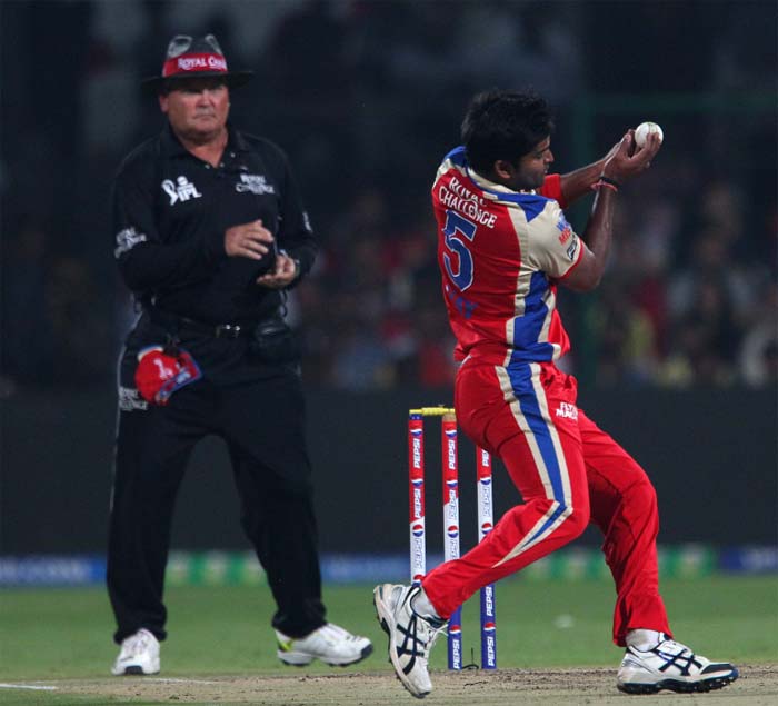 Vinay Kumar was the first to get things going for RCB, catching David Warner sharply of his own bowling. (BCCI image) How Bangalore prevailed over Delhi in Super-Over finish