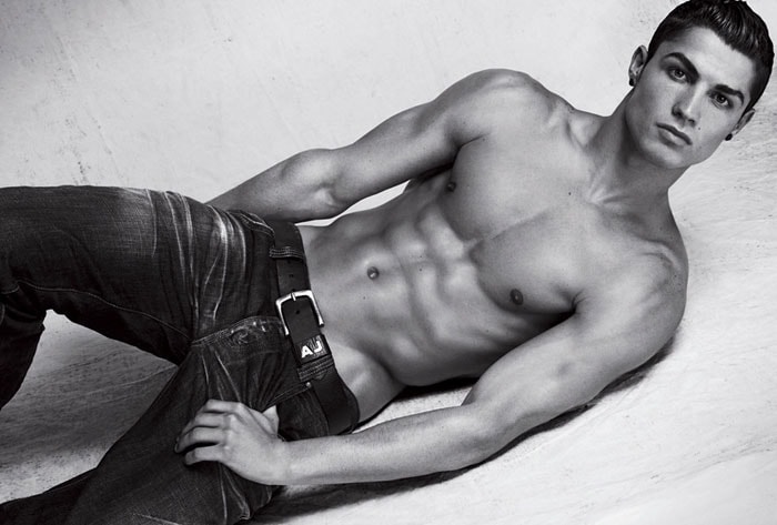 Cristiano Ronaldo shows off his ripped abs as he poses for Armani Jeans. The 2003 signing of EPL giants Manchester United does 3000 sit-ups a day to maintain his jaw-dropping torso. (AP Photo) Ronaldo replaces Becks in Armani Ad