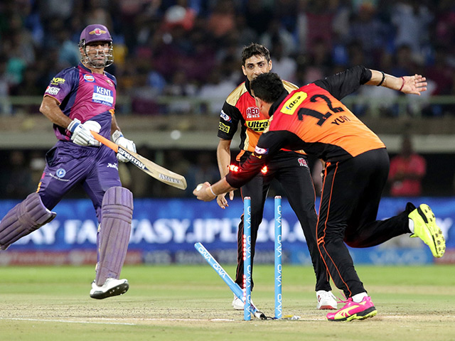 Sunrisers Hyderabad Clinch Last Ball Thriller Against Rising Pune Supergiants