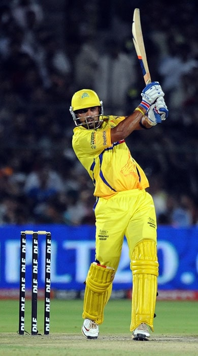 Chennai Super Kings batsman Murali Vijay hits a big shot during the IPL Twenty20 match against Rajasthan Royals at the Swai Mansingh Stadium in Jaipur. (AFP PHOTO) IPL 4: Rajasthan vs Chennai