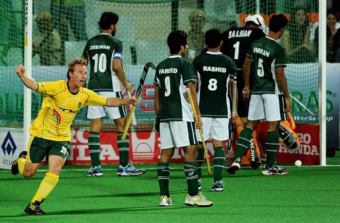 South African hockey player Ian Haley (L) celebrates scoring a goal against Pakistan during their World Cup 2010 match at the Major Dhyan Chand Stadium in New Delhi. (AFP Photo) South Africa defeat Pakistan