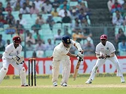 Photo : Sachin Tendulkar: Controversial LBW cuts short innings