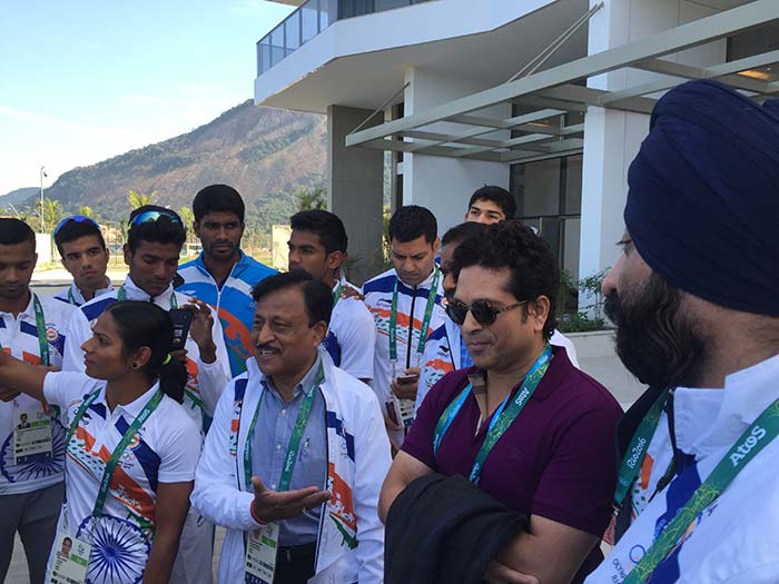 ओलिंपिक विलेज में खिलाड़ियों से मिले गुडविल एंबैसडर सचिन