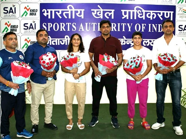 Photo : SAI Gives Send-Off To CWG-Bound Women's Wrestlers
