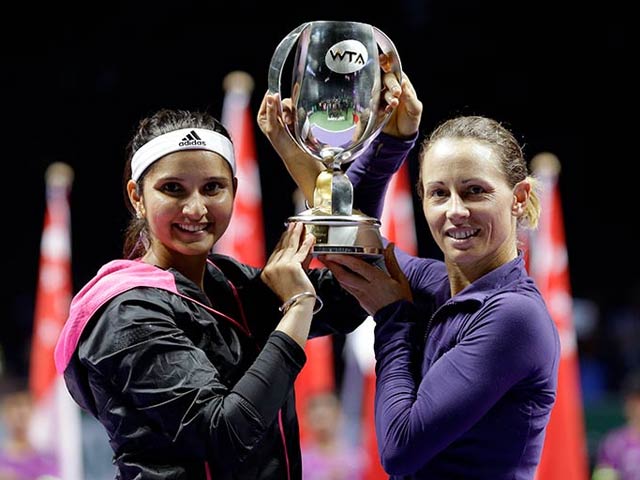 Photo : Sania Mirza - Cara Black Storm to Victory in Maiden WTA Finals Appearance
