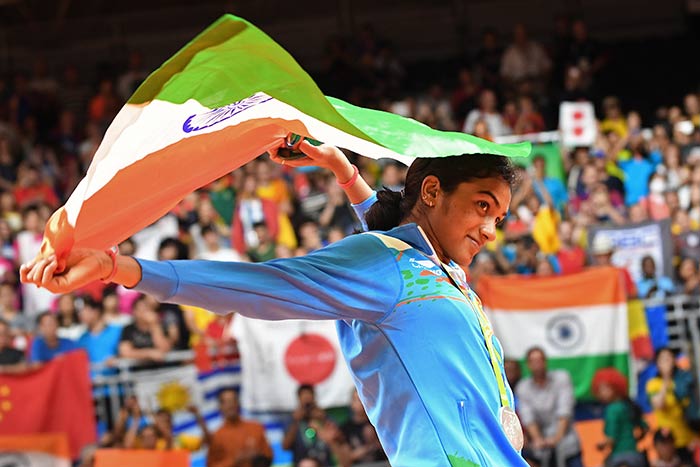 सिंधु ने ओलिंपिक में सिल्वर मेडल जीतकर रचा इतिहास