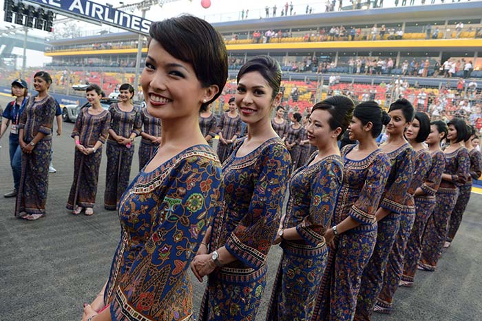 The 'High Flying' Grid Girls of Singapore F1 | Photo Gallery - 700 x 466 jpeg 78kB