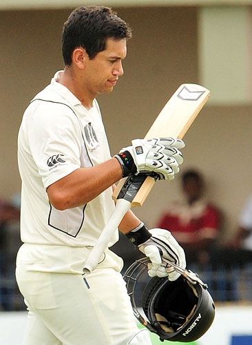 New Zealand batsman Ross Taylor walks back to the pavilion after his dismissal during the third day of the first Test match at The Galle International Cricket Stadium in Galle on Thursday. (AFP Photo) SL vs NZ: 1st Test, Day 3