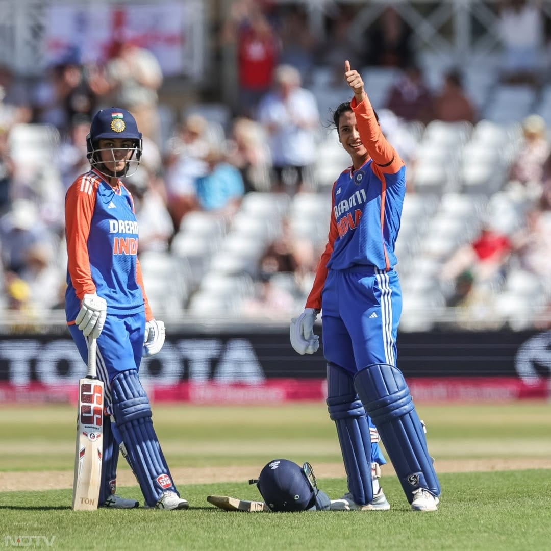 इंग्लैंड के खिलाफ खेले गए मैच में मंधाना ने 62 गेंदों पर 15 चौकों और तीन छक्कों की मदद से 112 रन की पारी खेली. (फोटो क्रेडिट: इंस्टा-indiancricketteam)