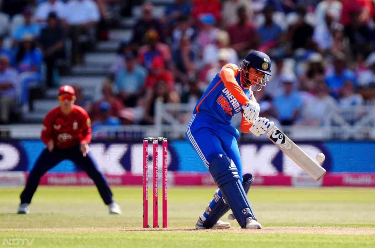 मंधाना भारत की तरफ से टी 20 फॉर्मेट में सबसे ज्यादा रन बनाने वाली बल्लेबाज हैं.  (फोटो क्रेडिट: पीटीआई)