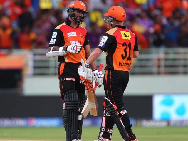 Photo : IPL 2015: Warner, Dhawan Star as Hyderabad Beat Kolkata in Rain-Curtailed Match