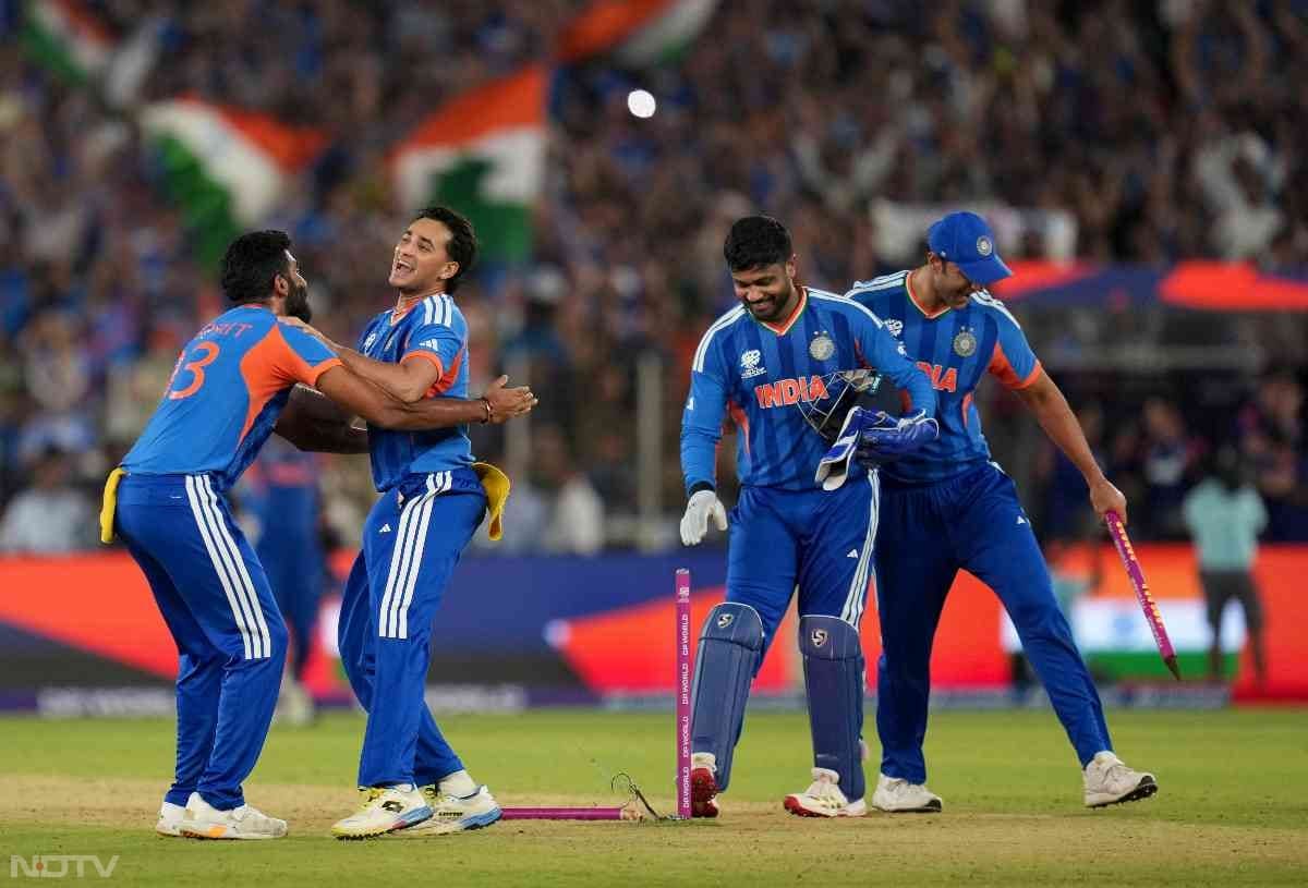 वर्ल्ड चैंपियन टीम इंडिया का विनिंग सेलिब्रेशन