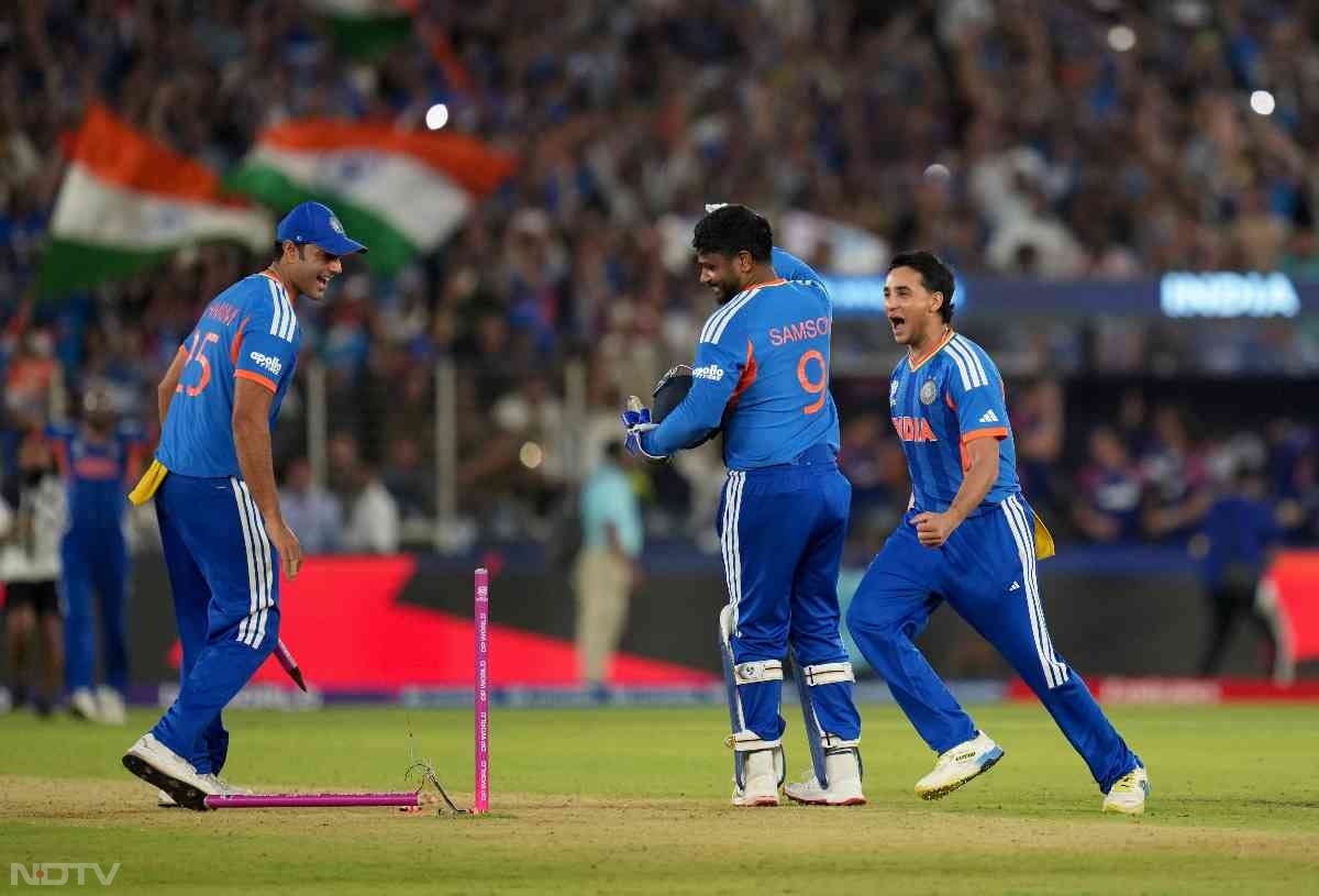 वर्ल्ड चैंपियन टीम इंडिया का विनिंग सेलिब्रेशन