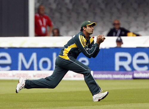 Shahzaib Hasan catches Tillakaratne Dilshan during the ICC World Twenty20 final at Lord's. (AFP Photo) WT20 Final: PAK vs SL