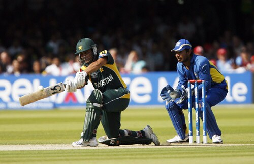 Kamran Akmal hits a six against Sri Lanka during the ICC World Twenty20 final at Lord's. (AFP Photo) WT20 Final: PAK vs SL